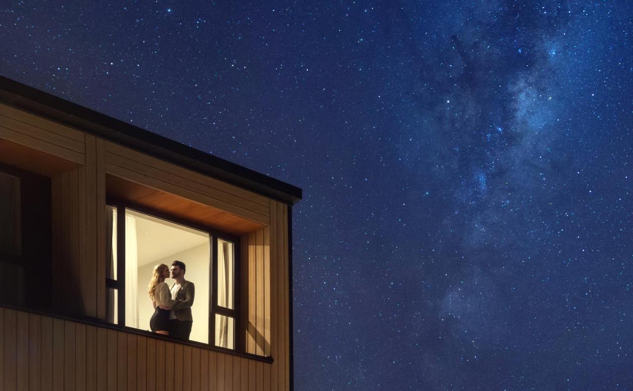 Galaxy Boutique Hotel Lake Tekapo Eksteriør bilde The Milky Way over the Southern Alps