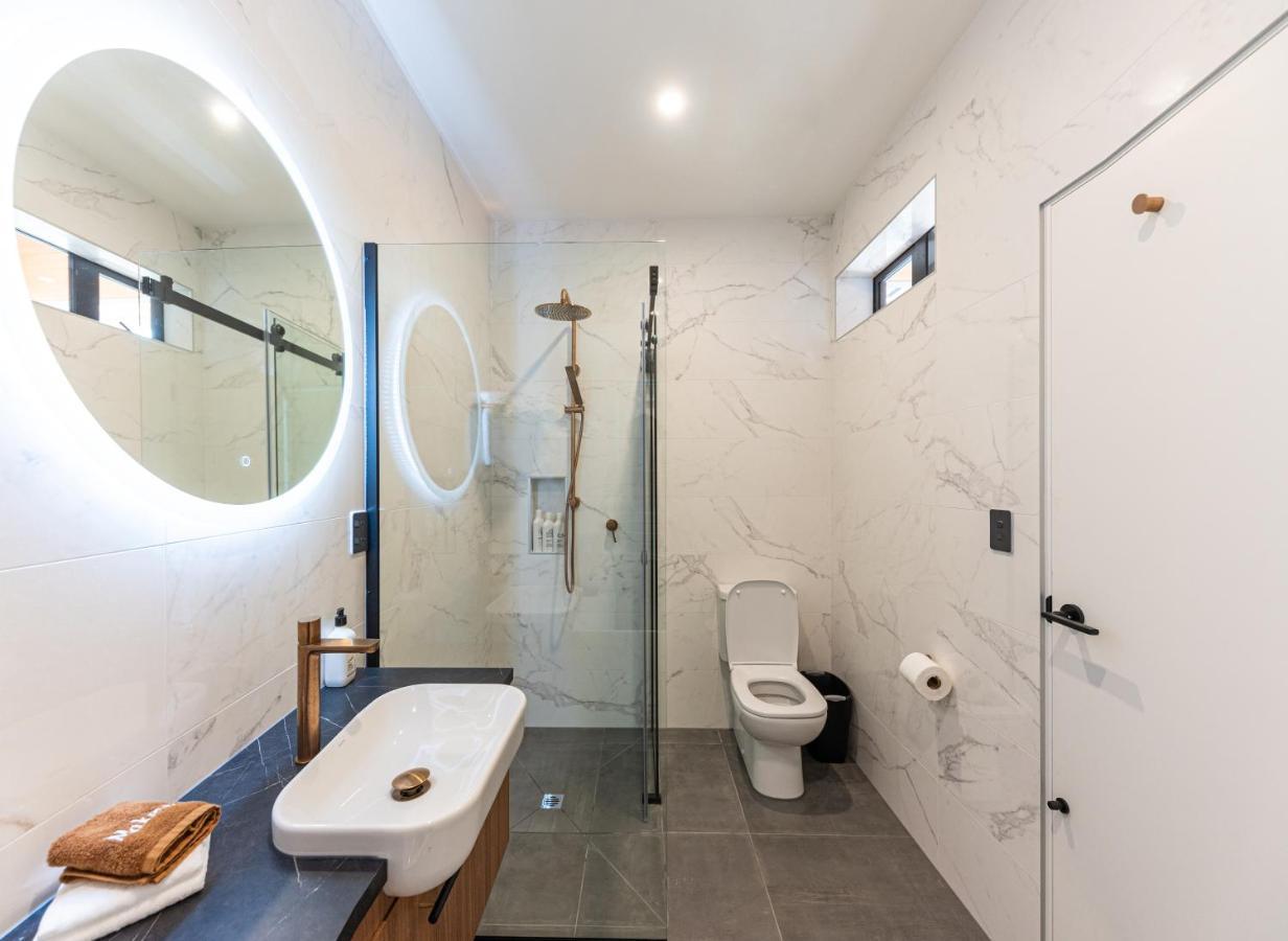 Galaxy Boutique Hotel Lake Tekapo Eksteriør bilde Bathroom