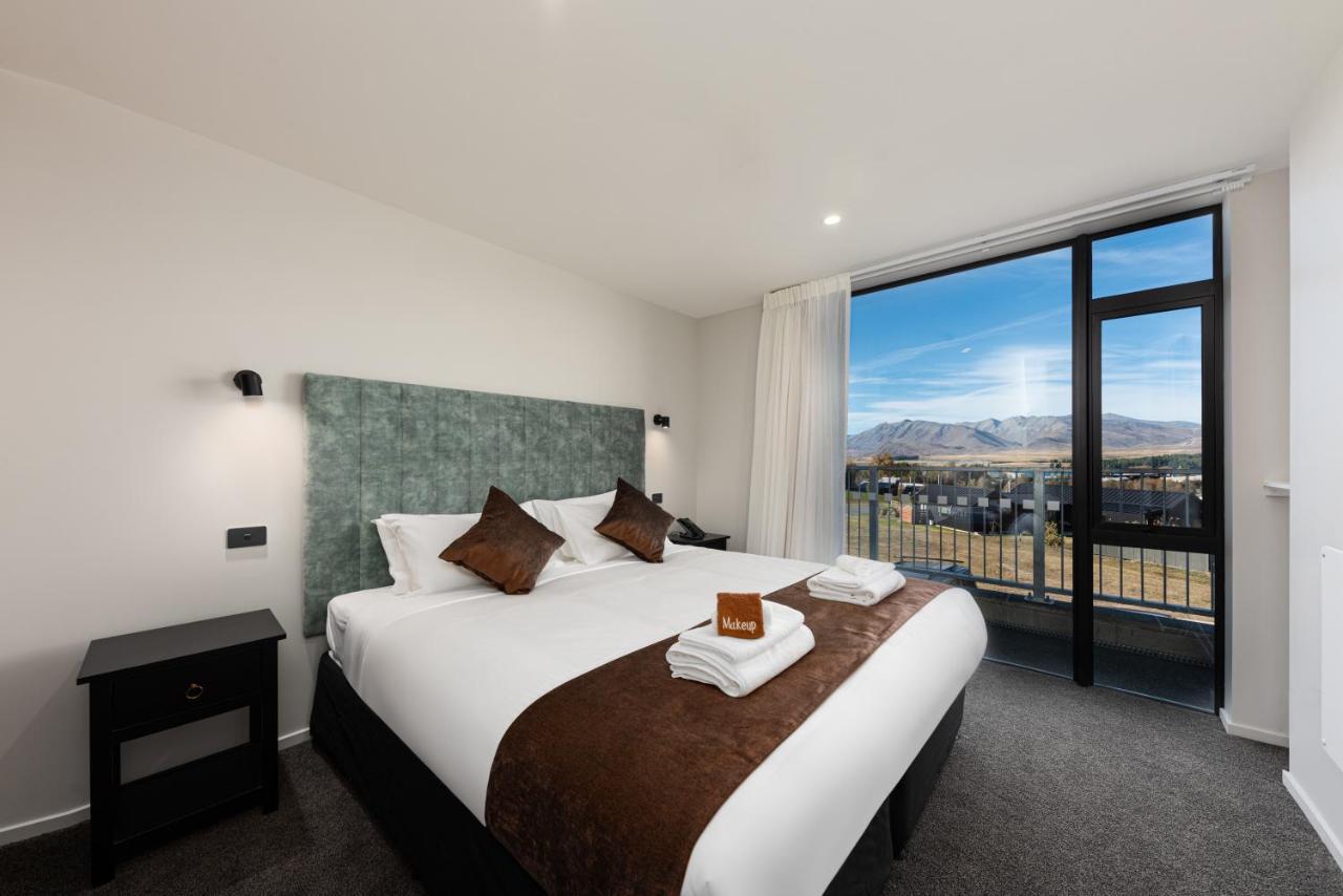 Galaxy Boutique Hotel Lake Tekapo Eksteriør bilde A bedroom at the hotel