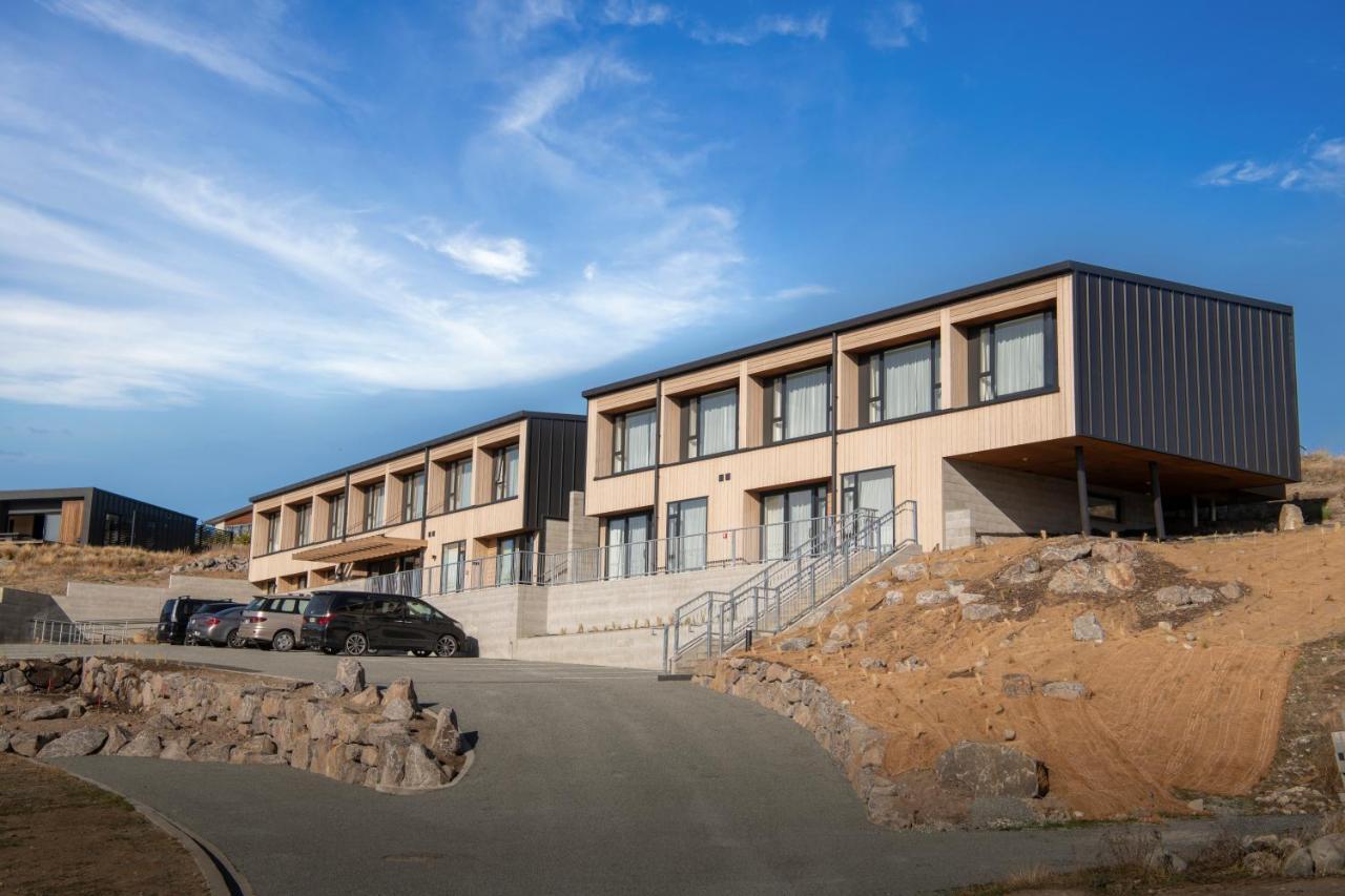 Galaxy Boutique Hotel Lake Tekapo Eksteriør bilde The new library building